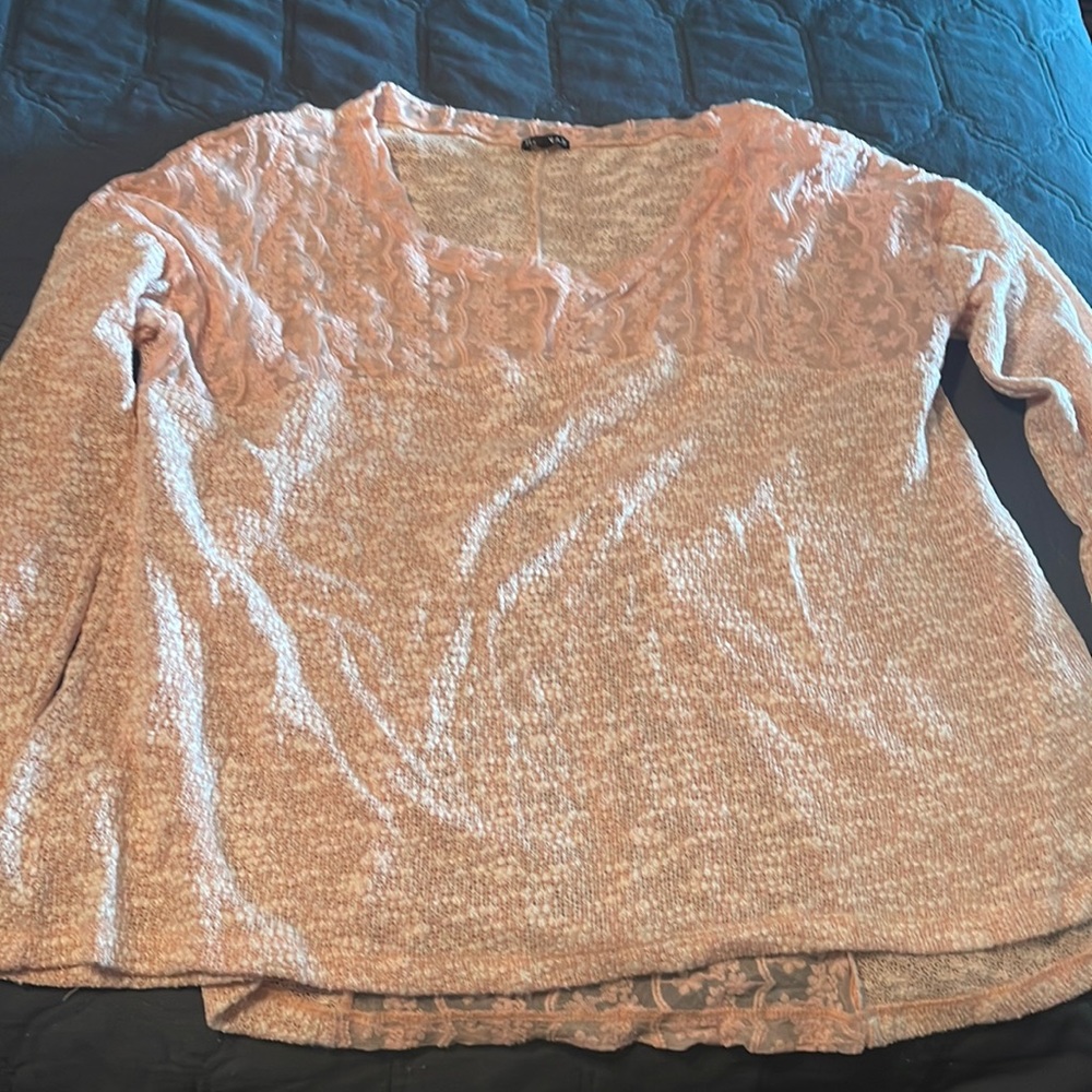 Long sleeve blouse/sweater